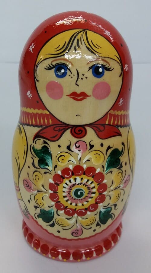 Р 477. Матрешка Шенкурская роспись. Красная. Одноместная.